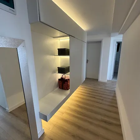 Rooftopwohnung Ueber Den Daechern Von Vinitsa Mit Meerblick