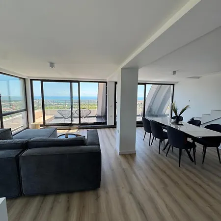 Apartment Rooftopwohnung Ueber Den Daechern Von Vinitsa Mit Meerblick